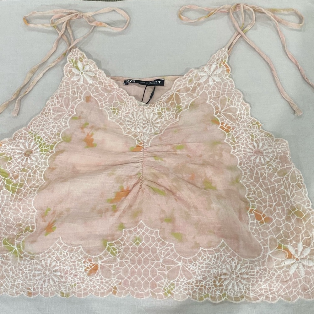 Zara Women’s Top 
Size XS
New with tags